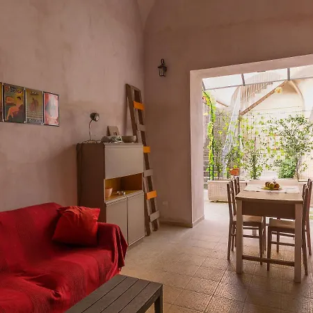 Al Vicolo Stretto Bed & Breakfast *